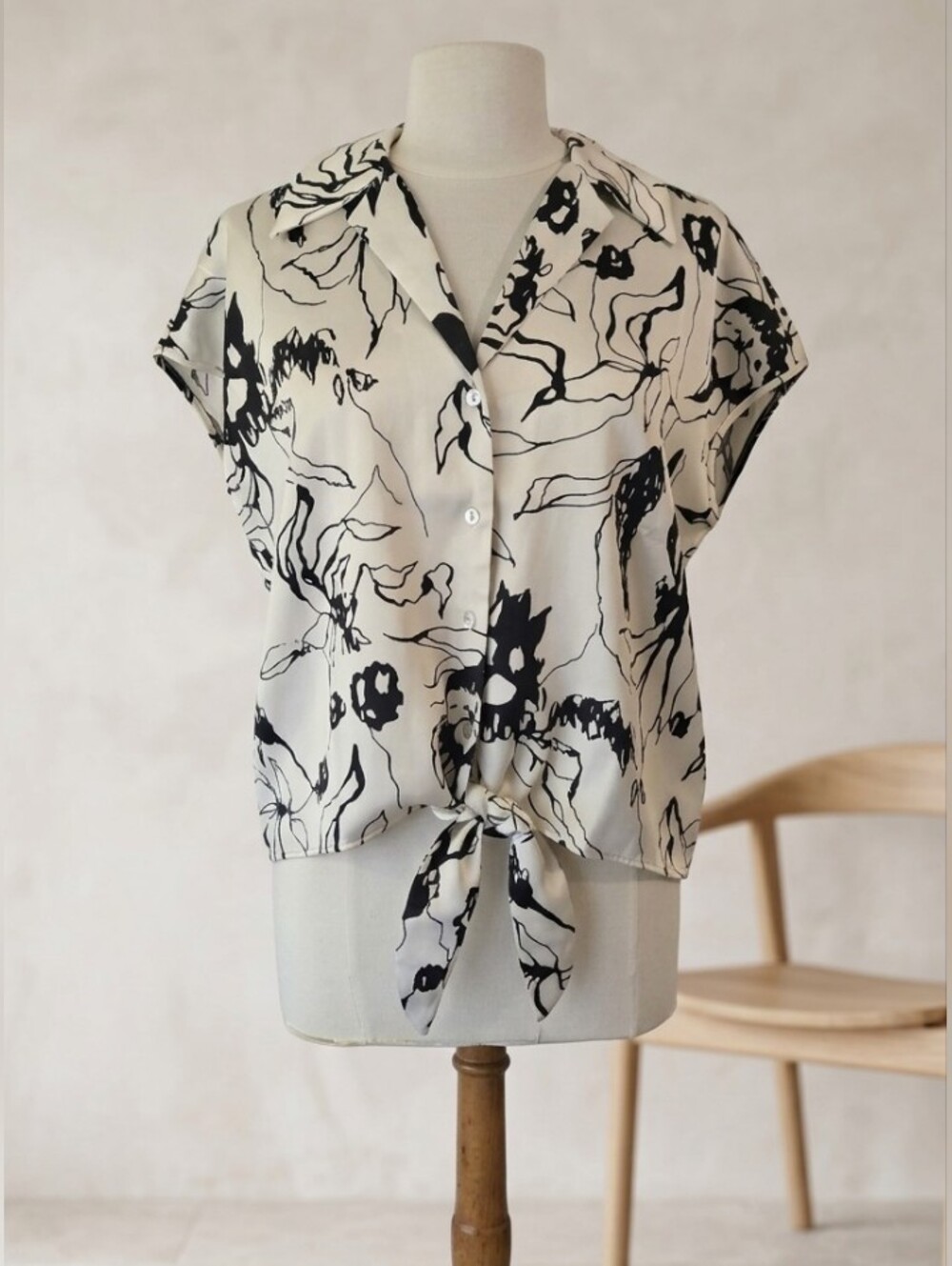 Rachel Zoe Black White Abstract Floral Tie Front Blouse M
